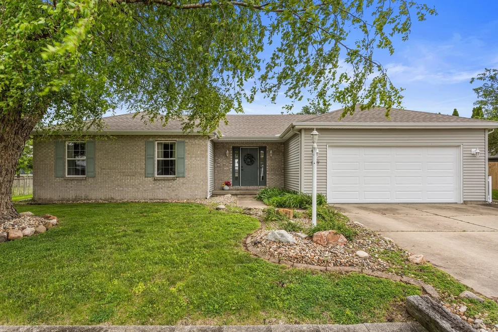 Unit for sale at 809 S SCARBOROUGH Street, Sidney, IL 61877