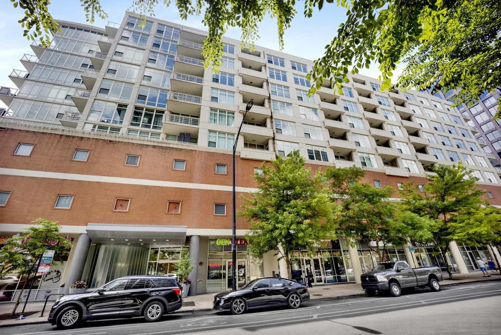 Unit for sale at 909 W Washington Boulevard, Chicago, IL 60607
