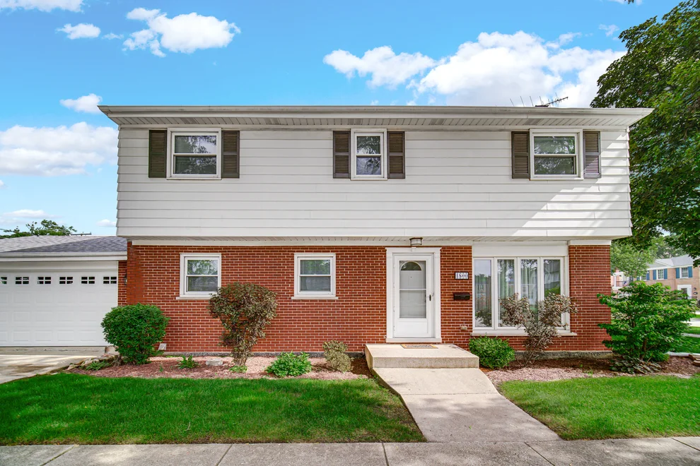 Unit for sale at 1800 W Sibley Street, Park Ridge, IL 60068