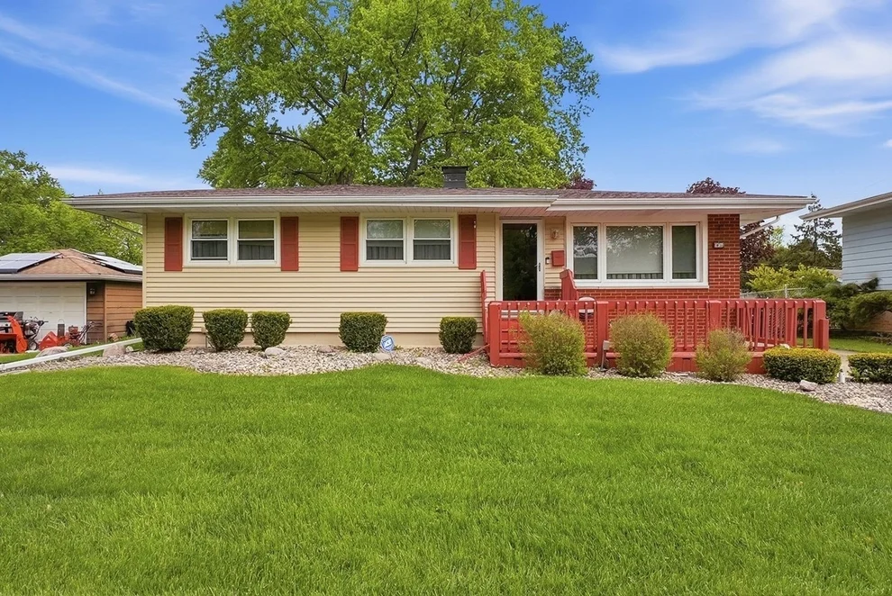 Unit for sale at 18833 Park Avenue, Lansing, IL 60438