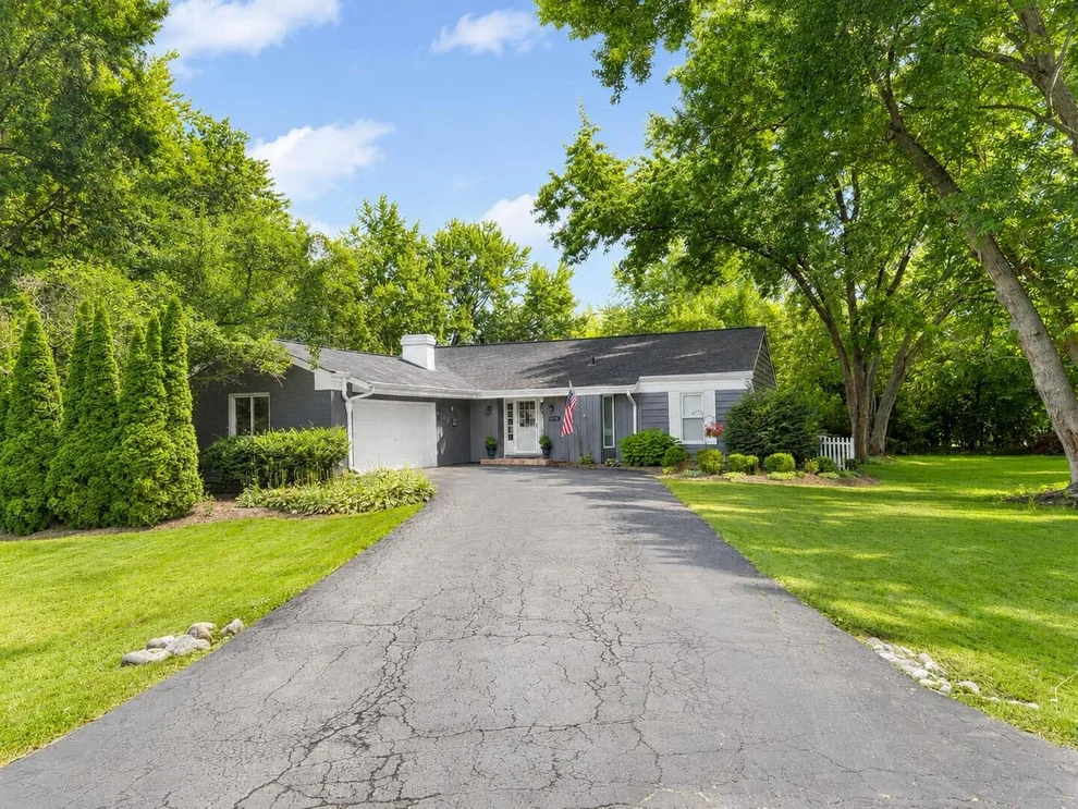 Unit for sale at 1716 Myrna Court, Sleepy Hollow, IL 60118