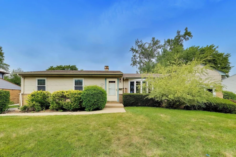 Unit for sale at 1434 E Norman Drive, Palatine, IL 60074