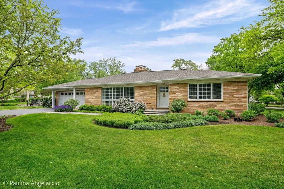 Unit for sale at 746 S Grove Avenue, Barrington, IL 60010