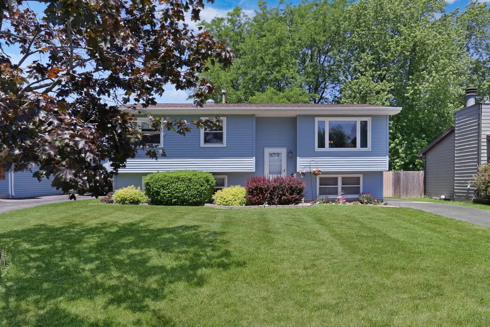 Unit for sale at 471 Linden Lane, Antioch, IL 60002