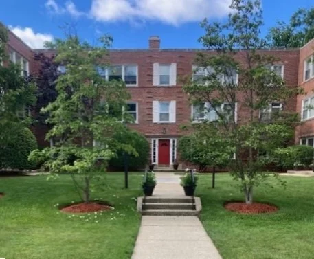 Unit for sale at 800 Oakton Street, Evanston, IL 60202