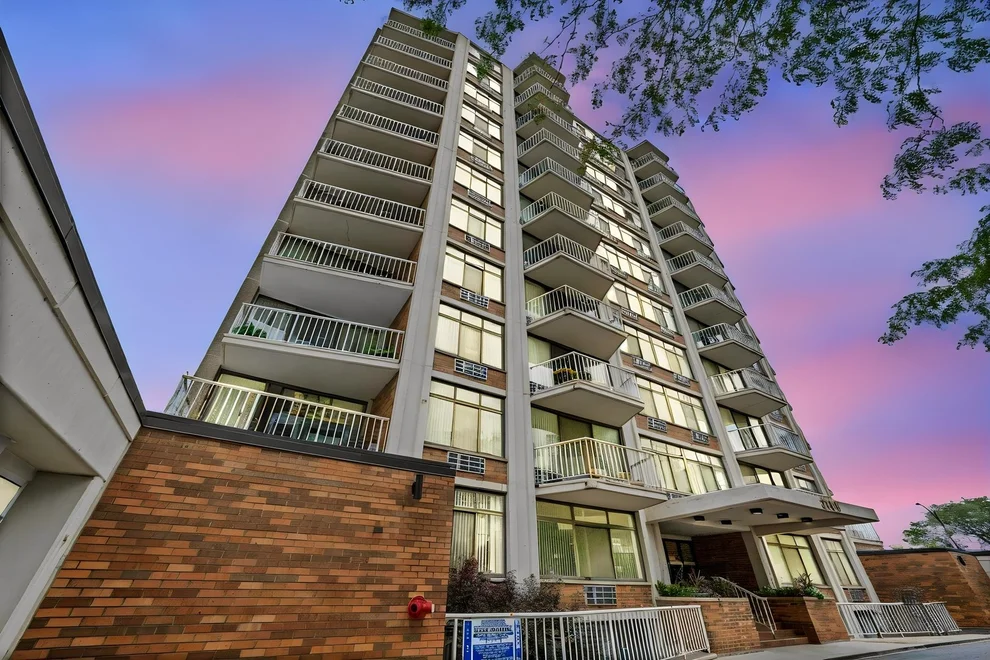 Unit for sale at 3100 S King Drive, Chicago, IL 60616