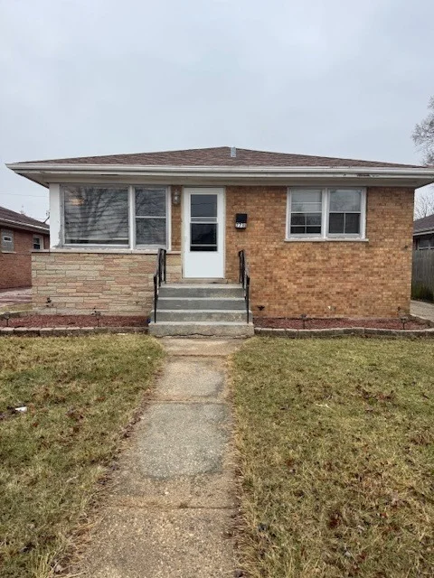 Unit for sale at 7731 S Keating Avenue, Chicago, IL 60652