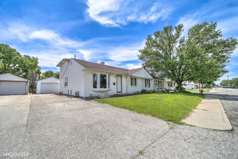 Unit for sale at 4231 SOUTHWEST Highway, Hometown, IL 60456
