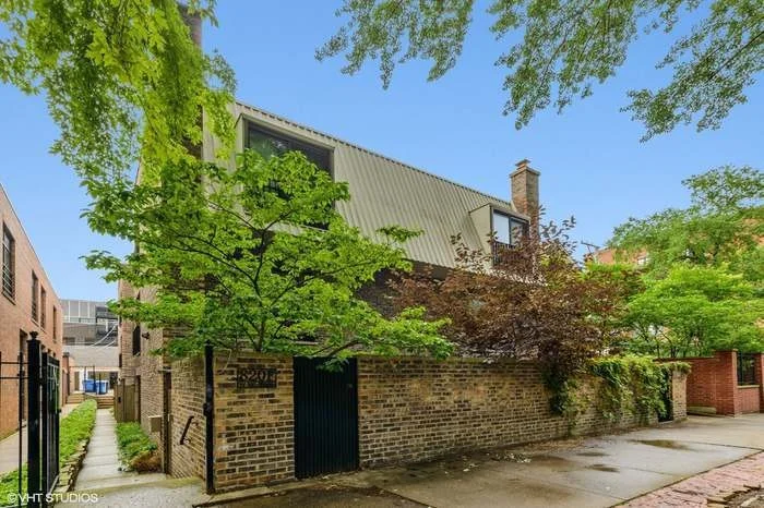 Unit for sale at 820 W Wolfram Street, Chicago, IL 60657