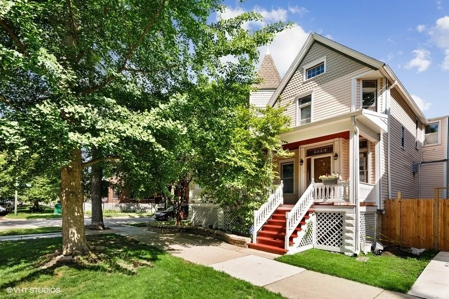 Unit for sale at 2134 W Leland Avenue, Chicago, IL 60625
