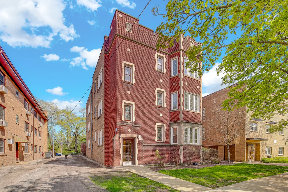Unit for sale at 10433 S Hale Avenue, Chicago, IL 60643