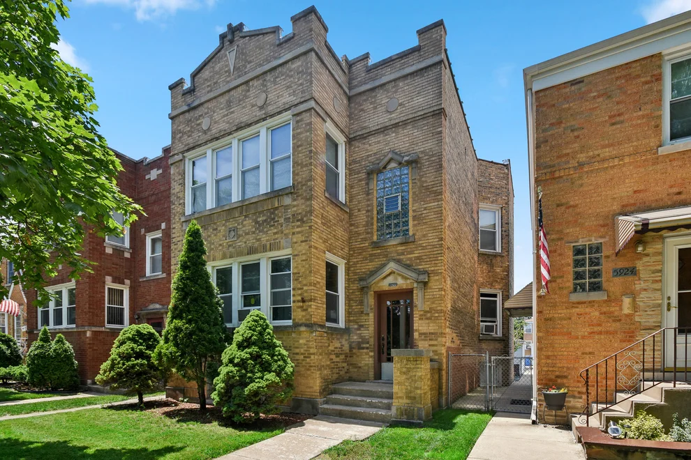 Unit for sale at 5922 N Melvina Avenue, Chicago, IL 60646