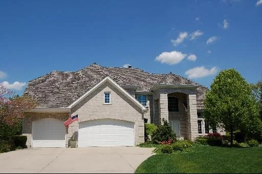 Unit for sale at 914 Lakewood Drive, BARRINGTON, IL 60010