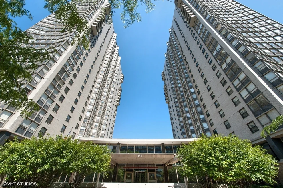Unit for sale at 5701 N Sheridan Road, Chicago, IL 60660