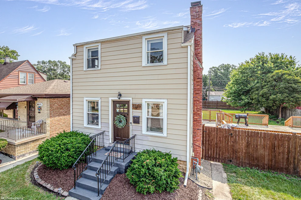 Unit for sale at 9619 S Albany Avenue, Evergreen Park, IL 60805