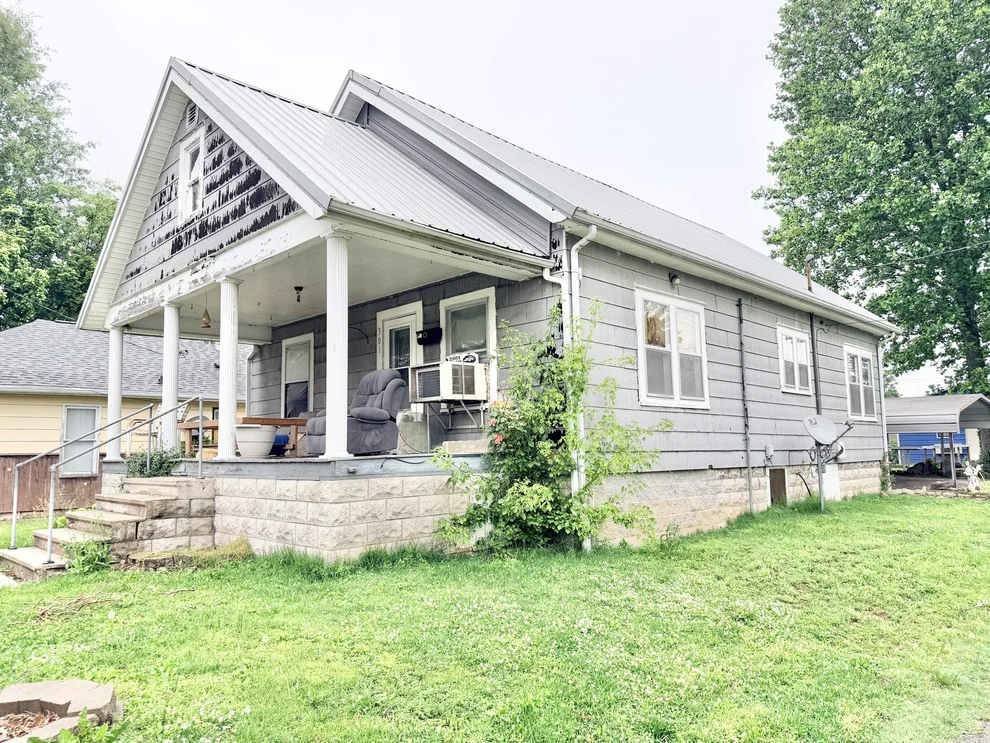 Unit for sale at 301 N Mclaren Street, Marion, IL 62959