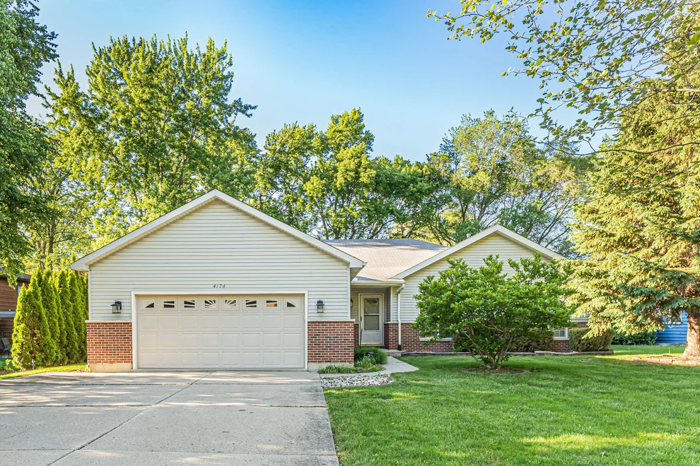 Unit for sale at 4176 Kenwood Avenue, Gurnee, IL 60031