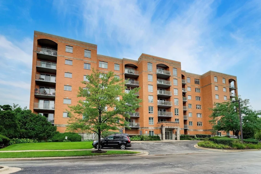 Unit for sale at 6801 N Milwaukee Avenue, Niles, IL 60714