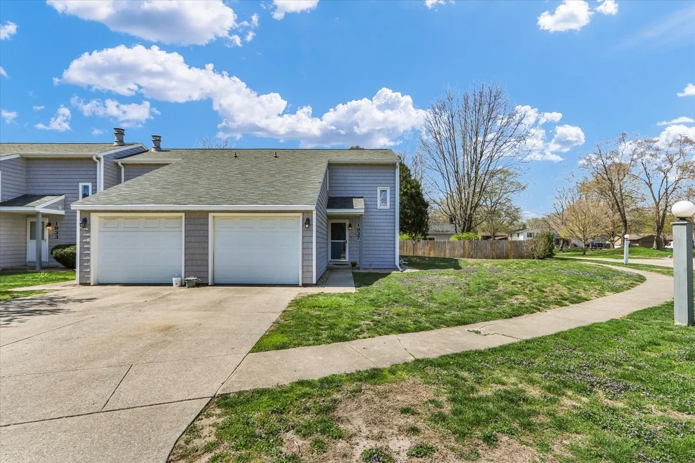 Unit for sale at 1937 Blackthorn Drive, Champaign, IL 61821