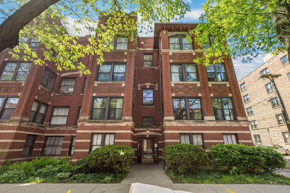 Unit for sale at 1221 E Hyde Park Boulevard, Chicago, IL 60615