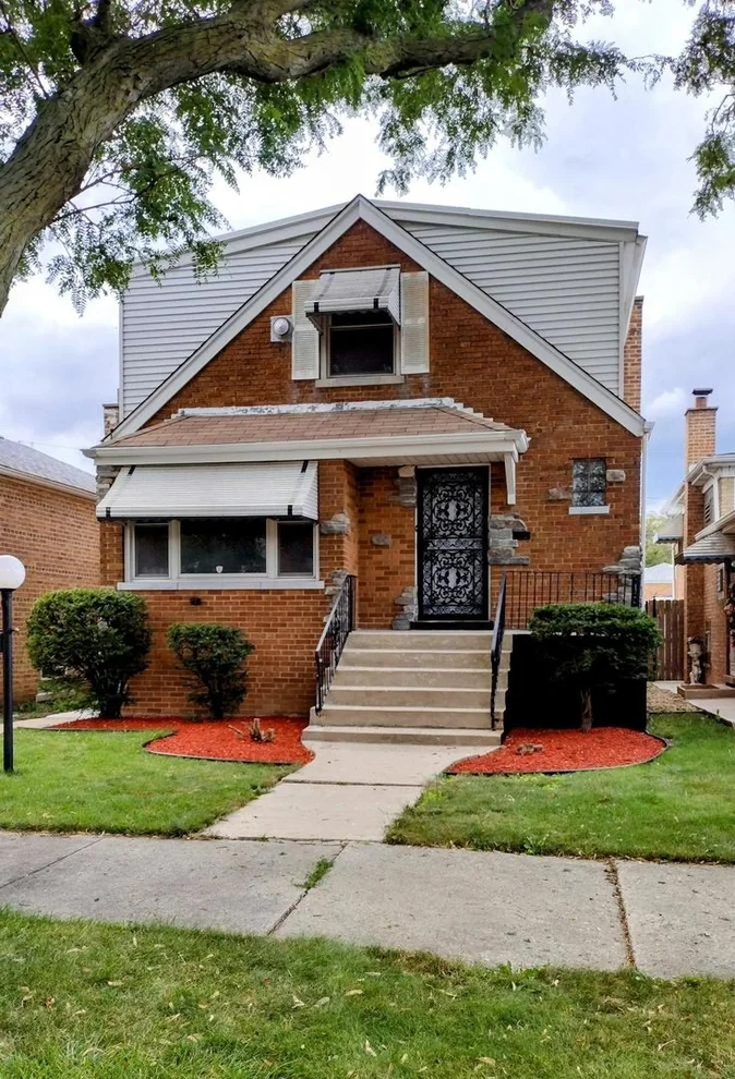 Unit for sale at 9630 S La Salle Street, Chicago, IL 60628