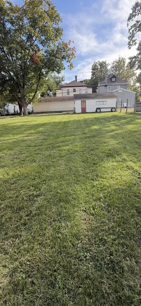 Unit for sale at 607 E Jefferson Street, Bloomington, IL 61701