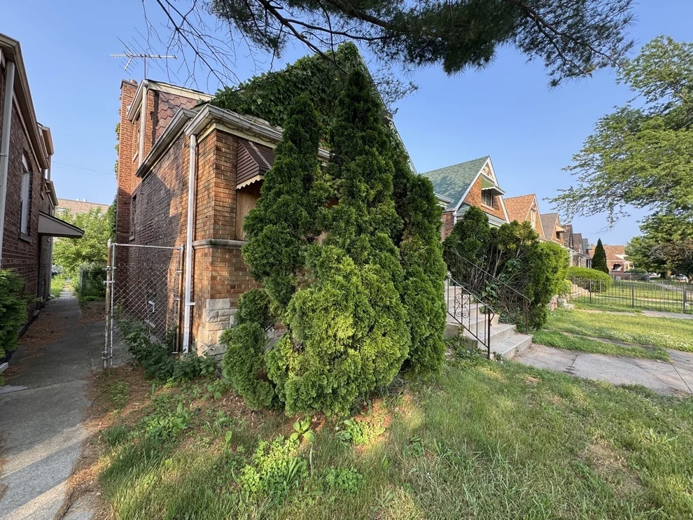 Unit for sale at 8371 S Baltimore Avenue, Chicago, IL 60617