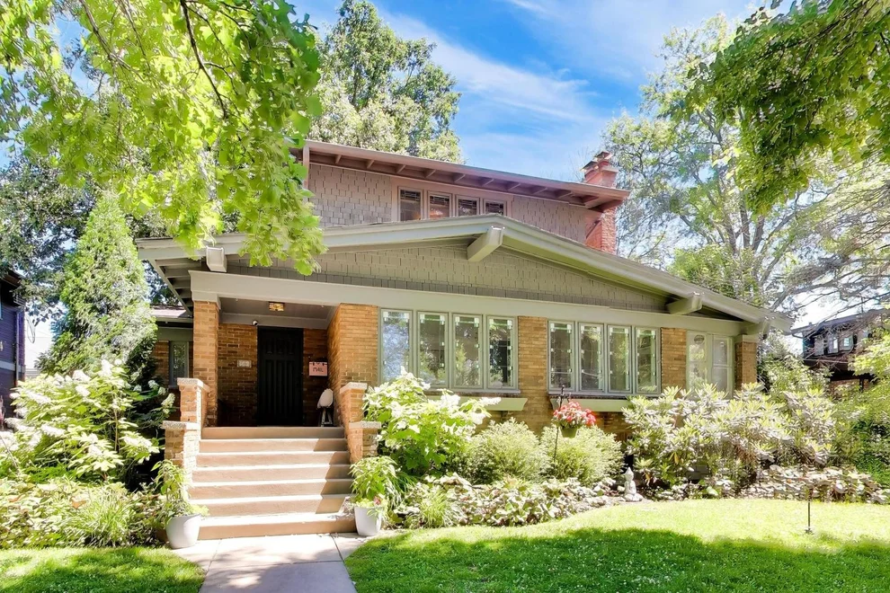 Unit for sale at 322 Oak Circle, Wilmette, IL 60091