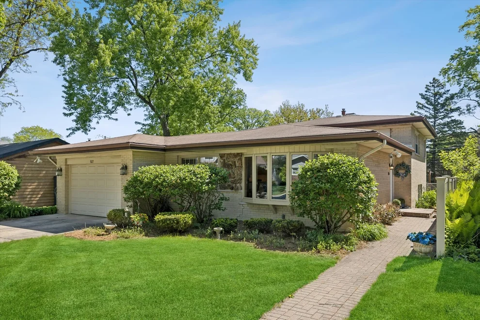 Unit for sale at 827 N Douglas Avenue, Arlington Heights, IL 60004