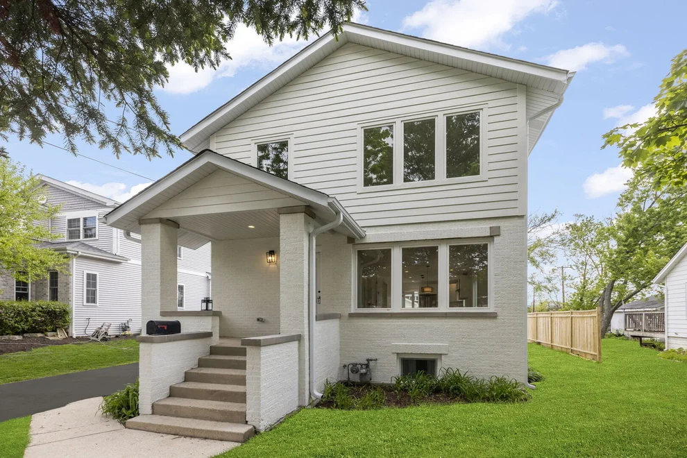 Unit for sale at 118 N President Street, Wheaton, IL 60187
