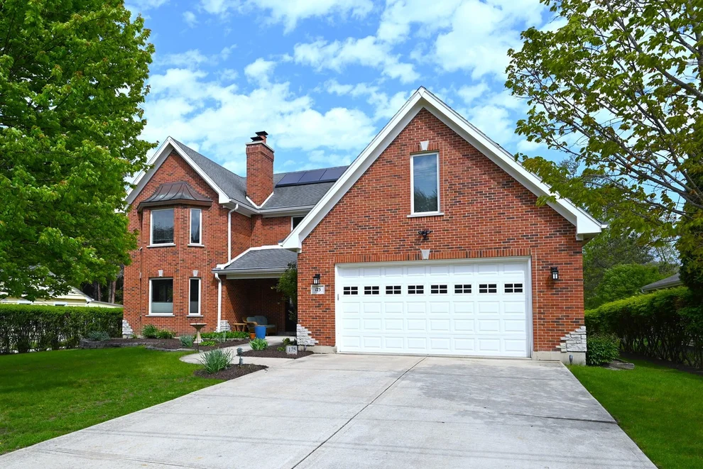 Unit for sale at 175 LAGOON Drive, Northfield, IL 60093