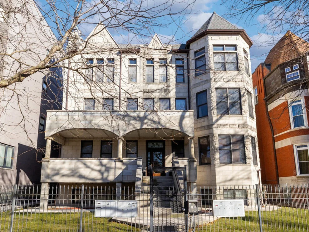 Unit for sale at 4105 S Drexel Boulevard, Chicago, IL 60653