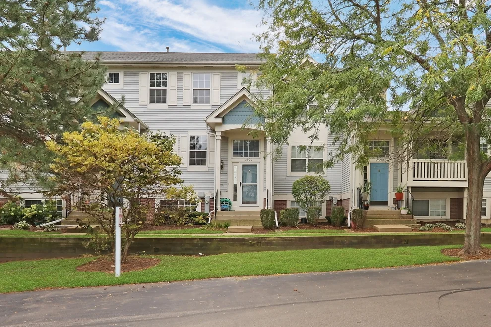 Unit for sale at 2595 N Augusta Drive, Wadsworth, IL 60083