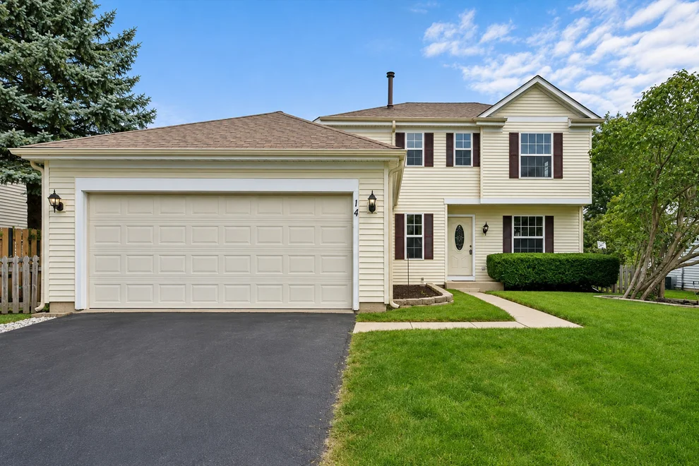 Unit for sale at 14 Harrison Lane, Streamwood, IL 60107