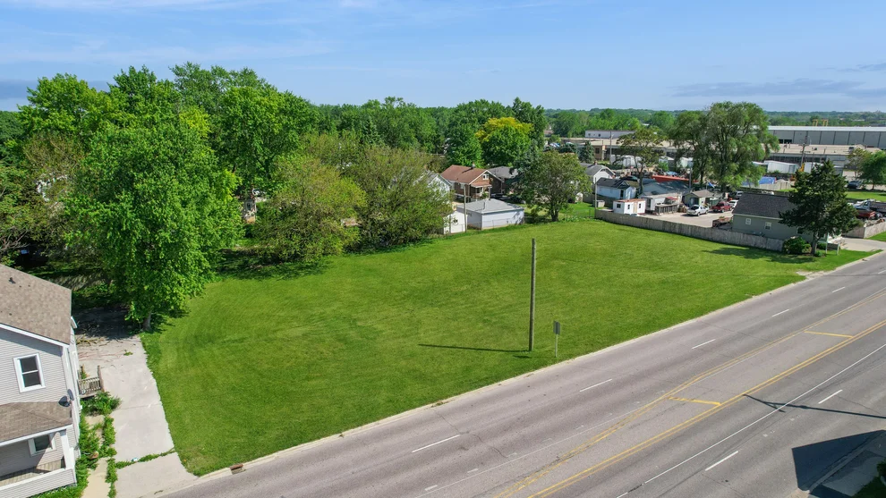 Unit for sale at 920 S Lake Street, Aurora, IL 60506