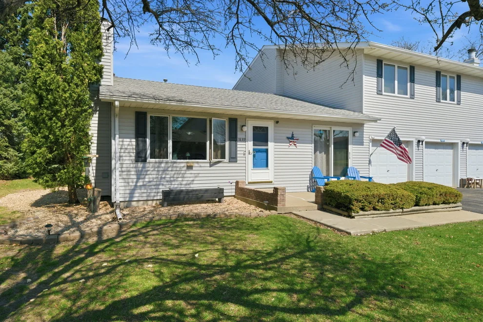 Unit for sale at 1839 Kerrybrook Court, Sycamore, IL 60178