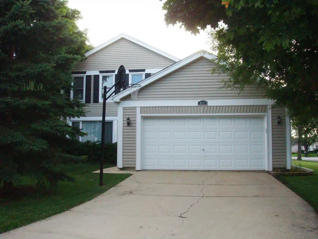Unit for sale at 812 MAYWOOD Lane, SCHAUMBURG, IL 60194