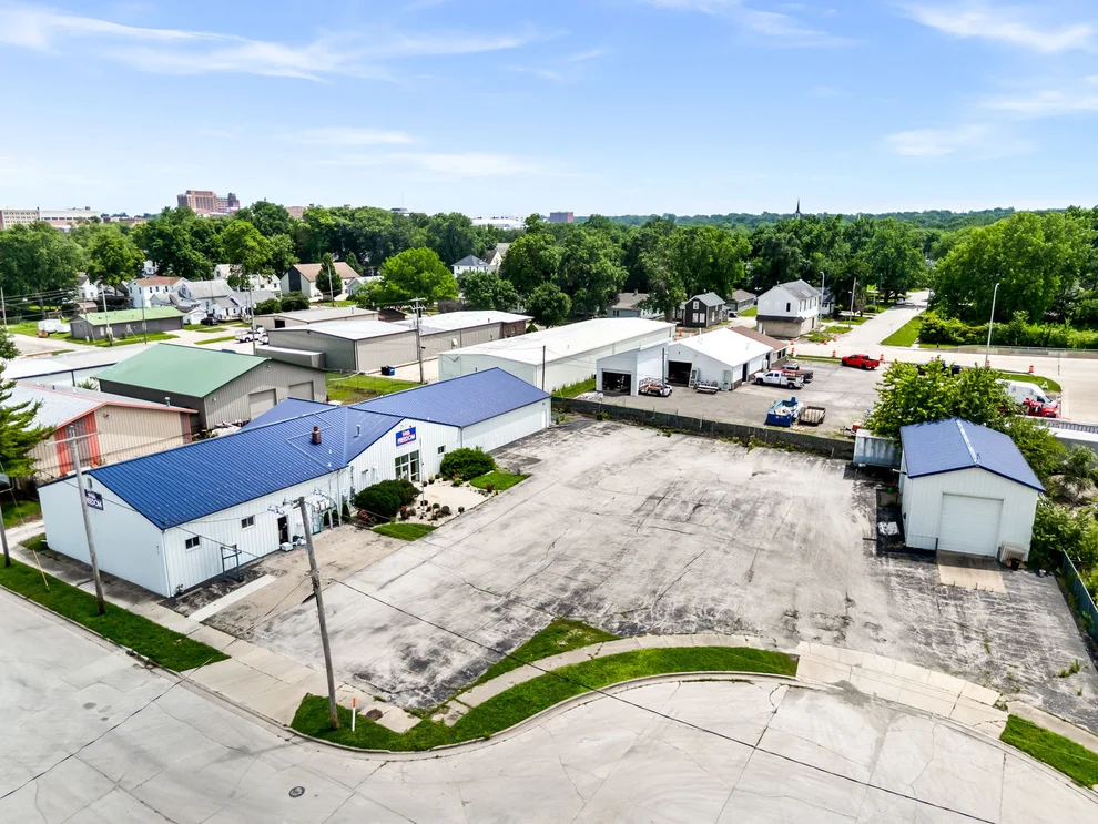 Unit for sale at 814 W Chestnut Street, Bloomington, IL 61701