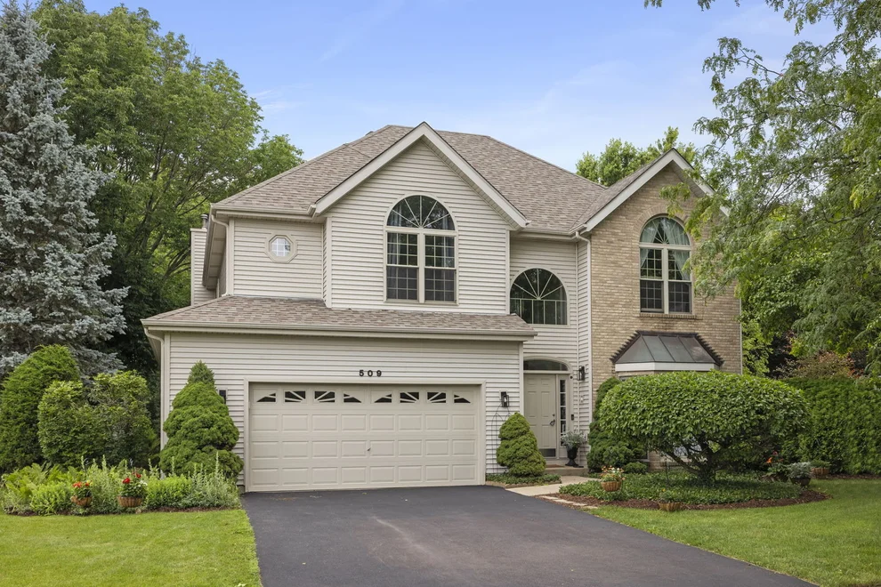 Unit for sale at 509 Turnberry Drive, North Aurora, IL 60542