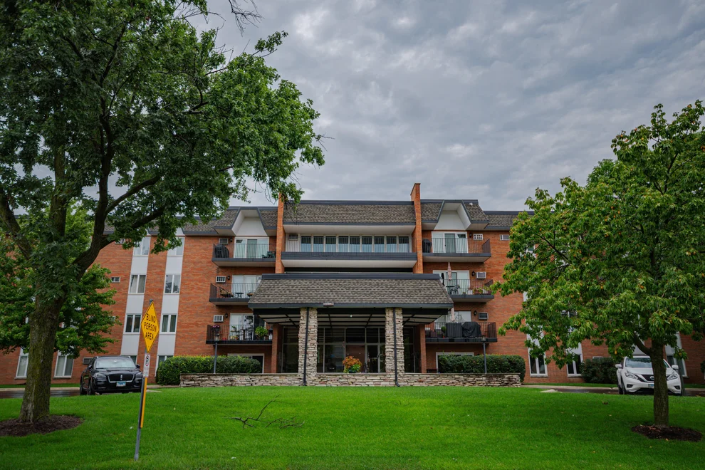 Unit for sale at 4221 Saratoga Avenue, Downers Grove, IL 60515