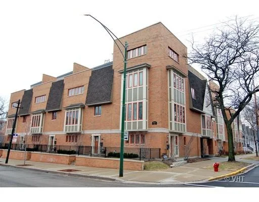 Unit for sale at 3147 N HONORE Street, Chicago, IL 60657