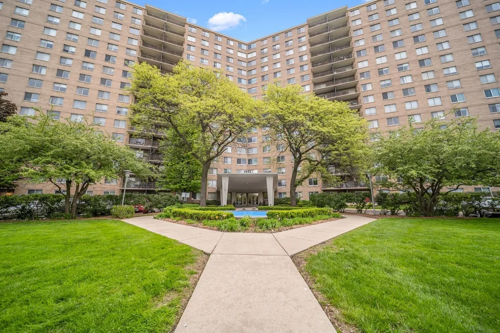 Unit for sale at 7033 N KEDZIE Avenue, Chicago, IL 60645