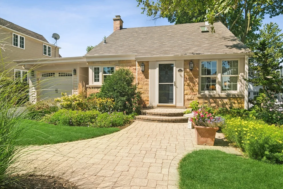Unit for sale at 508 Division Street, Barrington, IL 60010