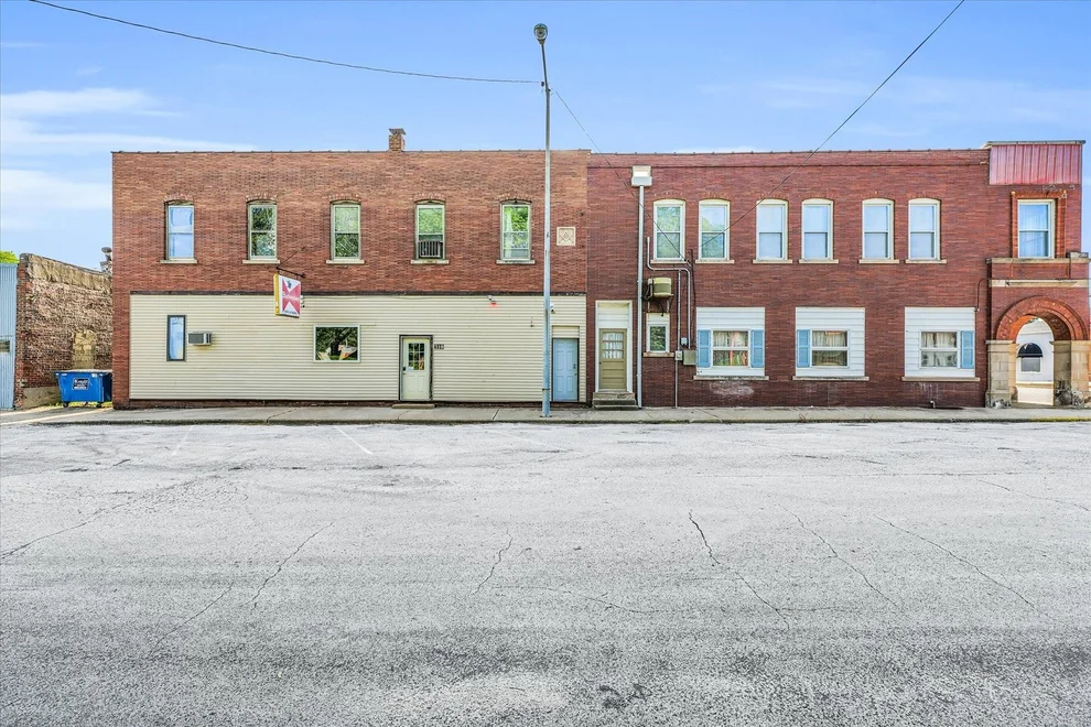 Unit for sale at 206 W Lincoln Street, Saybrook, IL 61770