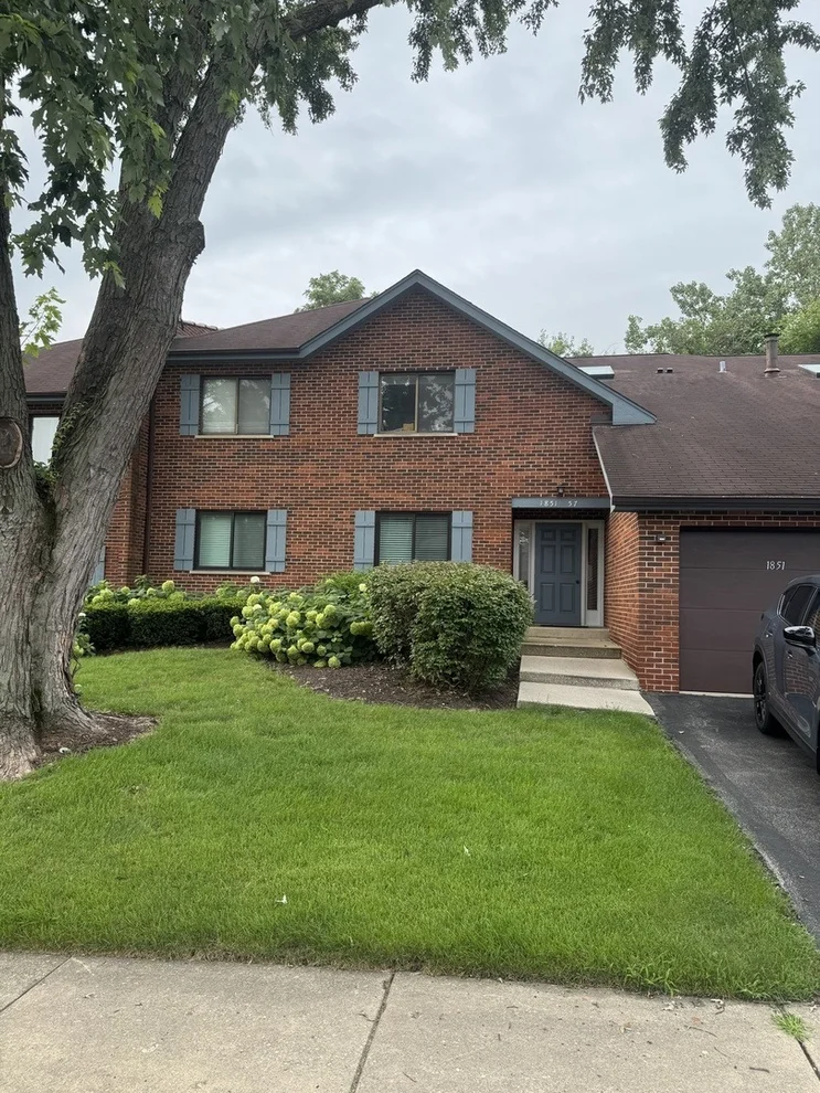 Unit for sale at 1857 Portsmouth Drive, Lisle, IL 60532