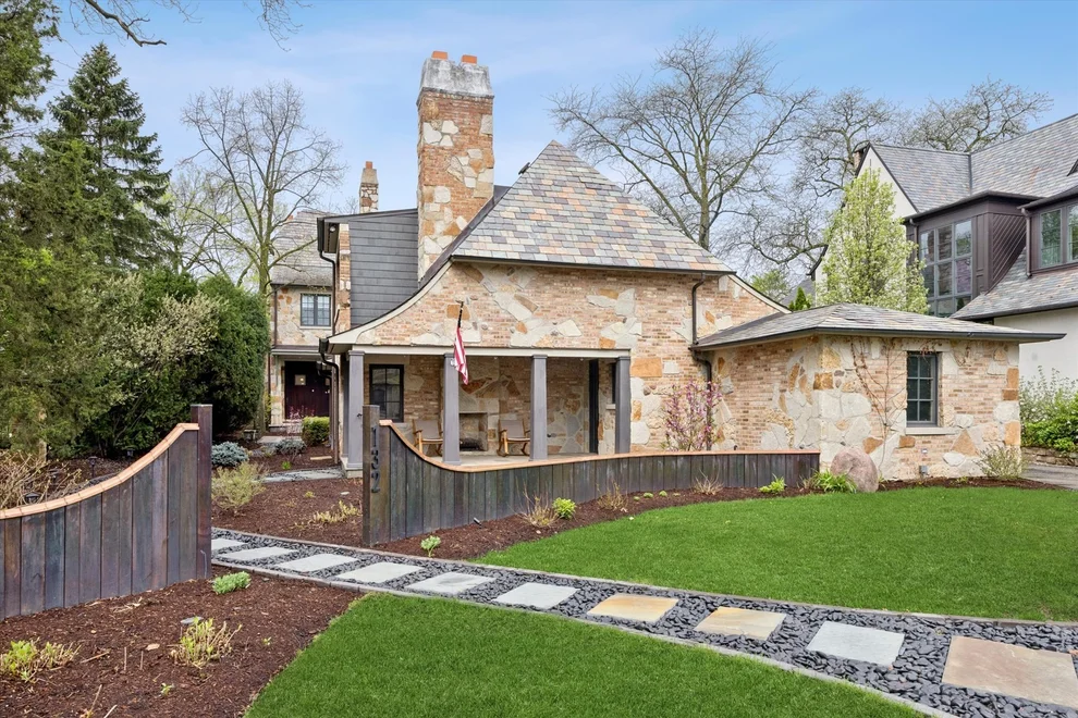 Unit for sale at 132 S Park Avenue, Hinsdale, IL 60521