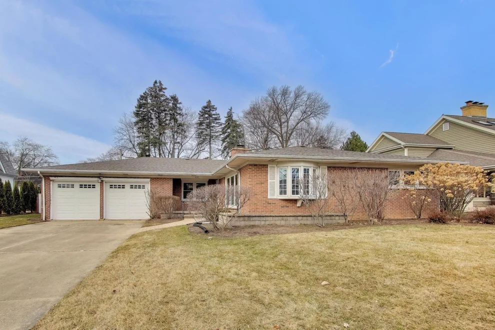 Unit for sale at 626 N Haddow Avenue, Arlington Heights, IL 60004