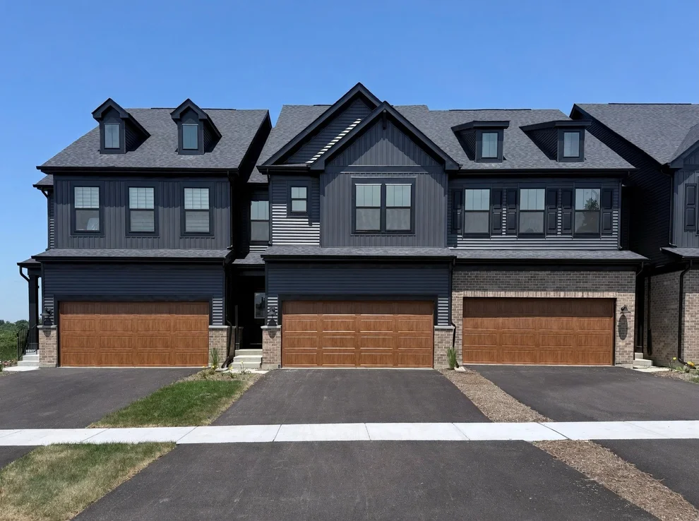 Unit for sale at 2812 Preserve Circle, Aurora, IL 60502