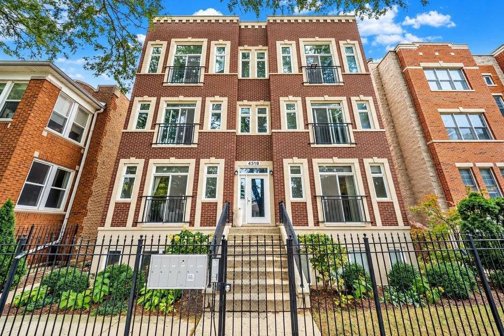 Unit for sale at 4319 N Richmond Street, Chicago, IL 60618