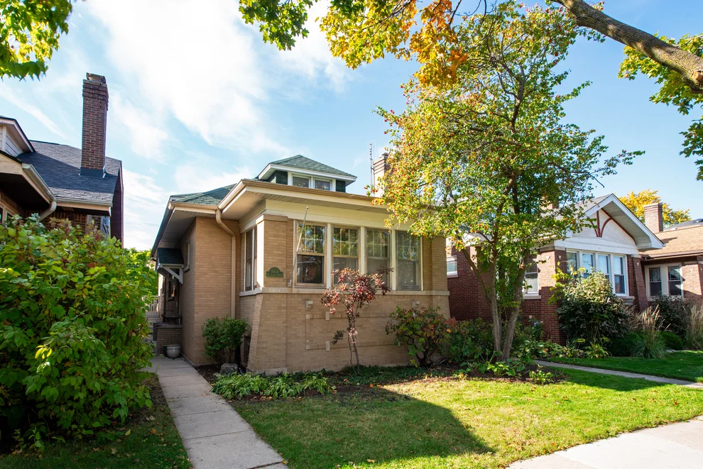 Unit for sale at 6614 N Talman Avenue, Chicago, IL 60645